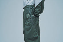 画像をギャラリービューアに読み込む, THE CHANGING LENGTH/HEM DEFORMED CARGO PANTS