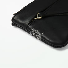 画像をギャラリービューアに読み込む, FLAT ZIPPER POUCH (S). HORWEEN LEATHER
