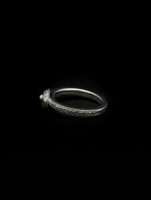 画像をギャラリービューアに読み込む, Engraved Tiny Rivet Ring