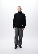 画像をギャラリービューアに読み込む, TURTLENECK SWEATER