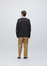 画像をギャラリービューアに読み込む, SAVAGE CREWNECK SWEATER