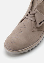 画像をギャラリービューアに読み込む, NH X CLARKS . DESERT BOOT