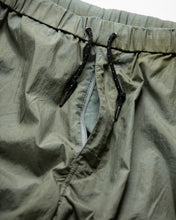 画像をギャラリービューアに読み込む, UTILITY NYLON TUCK EASY PANTS