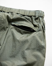 画像をギャラリービューアに読み込む, UTILITY NYLON TUCK EASY PANTS