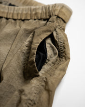 画像をギャラリービューアに読み込む, UTILITY NYLON TUCK EASY PANTS