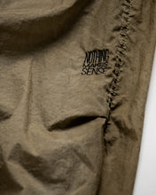 画像をギャラリービューアに読み込む, UTILITY NYLON TUCK EASY PANTS