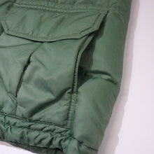 画像をギャラリービューアに読み込む, ULMER DOWN VEST