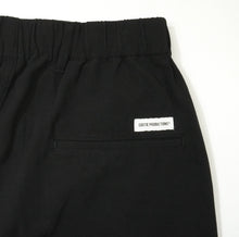 画像をギャラリービューアに読み込む, Hard Twist Yarn Twill 3 Tuck Wide Trousers