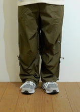 画像をギャラリービューアに読み込む, THE CHANGING LENGTH/HEM WIDE ZIP UP TUCKED PANTS