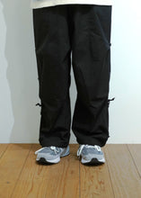 画像をギャラリービューアに読み込む, THE CHANGING LENGTH/HEM WIDE ZIP UP TUCKED PANTS