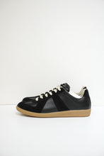 画像をギャラリービューアに読み込む, REPLICA SNEAKERS