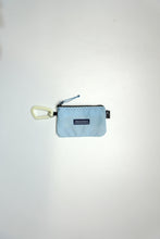 画像をギャラリービューアに読み込む, HANGG WIDE CARD CASE TAKES HANDS