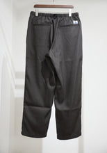 画像をギャラリービューアに読み込む, CLASP WEBBING TROUSERS