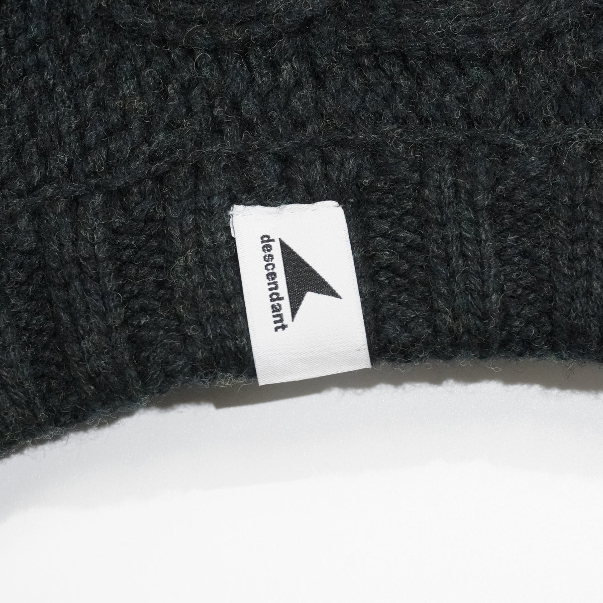 SPEAR HOOD WORMER – Roots Bonds ONLINE STORE