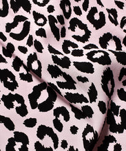 画像をギャラリービューアに読み込む, Lips Leopard Print Easy Shorts