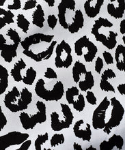 画像をギャラリービューアに読み込む, Lips Leopard Print Easy Shorts