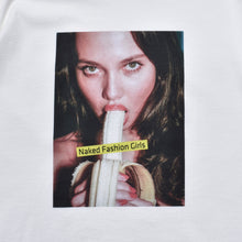 画像をギャラリービューアに読み込む, Mike Dowson Holding a Banana Girl Photo Tee by Stie-lo