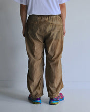 画像をギャラリービューアに読み込む, UTILITY NYLON TUCK EASY PANTS