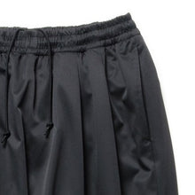 画像をギャラリービューアに読み込む, Polyester Twill 2 Tuck Track Pants