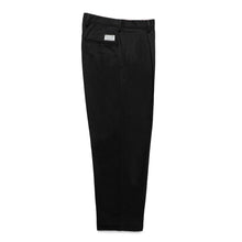 画像をギャラリービューアに読み込む, DOUBLE PLEATED CHINO TROUSERS