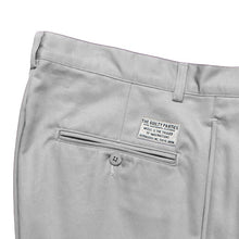 画像をギャラリービューアに読み込む, DOUBLE PLEATED CHINO SHORT TROUSERS