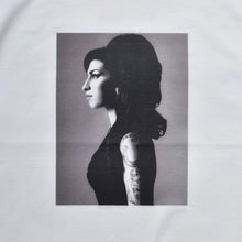 画像をギャラリービューアに読み込む, Amy Winehouse "Profile" Photo S/S Tee