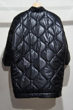 画像をギャラリービューアに読み込む, 3-STRINGS OVER COAT