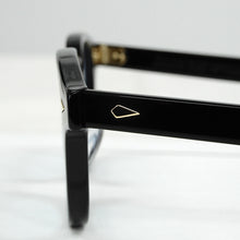 画像をギャラリービューアに読み込む, AR 46 Gold-Black / BL-60