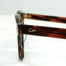 画像をギャラリービューアに読み込む, AR 46 Gold-Demi-Amber / TR-Purple