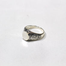画像をギャラリービューアに読み込む, Signet Engraved Ring