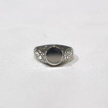 画像をギャラリービューアに読み込む, Signet Engraved Ring