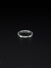 画像をギャラリービューアに読み込む, Engraved Pave Ring