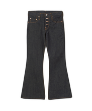 画像をギャラリービューアに読み込む, CLASSIC FLARED DENIM PANTS
