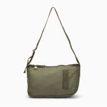 画像をギャラリービューアに読み込む, CHARLIE II SHOULDER BAG (M)
