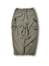 画像をギャラリービューアに読み込む, THE CHANGING LENGTH/HEM DEFORMED CARGO PANTS
