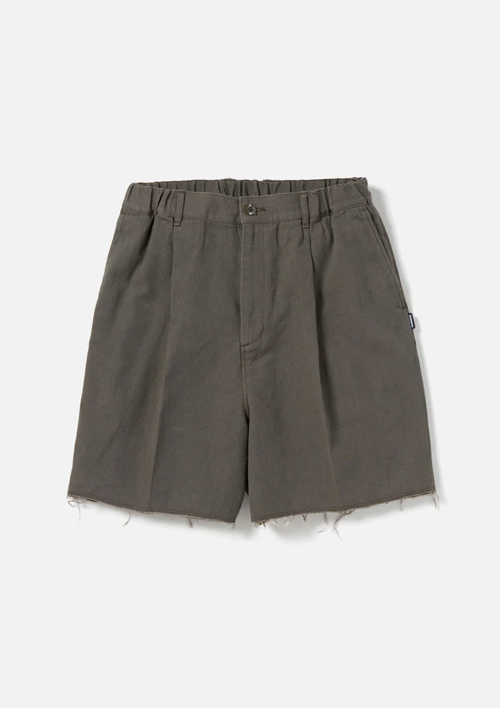 TUCK SHORT PANTS