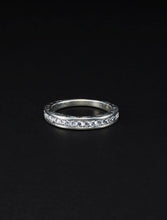 画像をギャラリービューアに読み込む, Engraved Pave Ring
