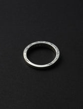 画像をギャラリービューアに読み込む, Engraved Pave Ring
