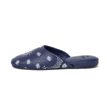 画像をギャラリービューアに読み込む, BANDANA SLIPPERS
