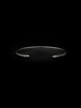 画像をギャラリービューアに読み込む, Engraved Narrow Bangle
