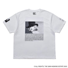 画像をギャラリービューアに読み込む, Sam Haskins × Stie-lo “kate” Tee
