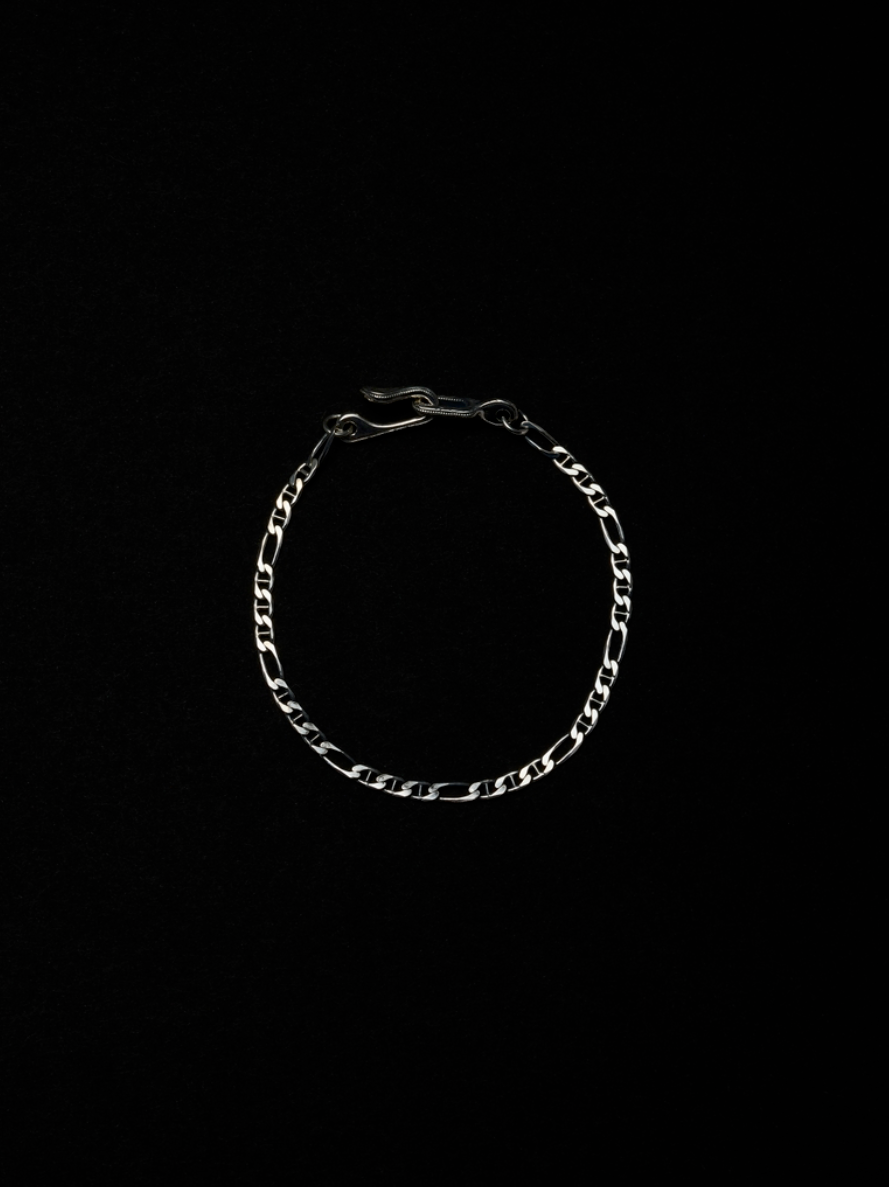 Stud Link Figaro Narrow Chain Bracelet – Roots Bonds ONLINE STORE