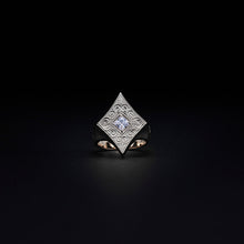 画像をギャラリービューアに読み込む, Engraved Diamond Ring
