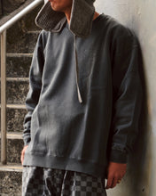 画像をギャラリービューアに読み込む, PIGMENT DYE LOGO CREW SWEAT
