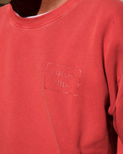 画像をギャラリービューアに読み込む, PIGMENT DYE LOGO CREW SWEAT
