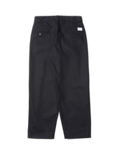 画像をギャラリービューアに読み込む, Hard Twisted Yarn T/C Twill Raza 1 Tuck Trousers
