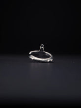 画像をギャラリービューアに読み込む, Engraved Cross Ring
