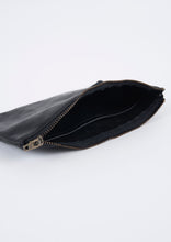 画像をギャラリービューアに読み込む, LEATHER CASE M
