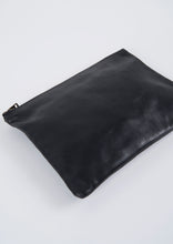 画像をギャラリービューアに読み込む, LEATHER CASE L
