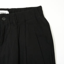 画像をギャラリービューアに読み込む, Hard Twist Yarn Twill 3 Tuck Wide Trousers
